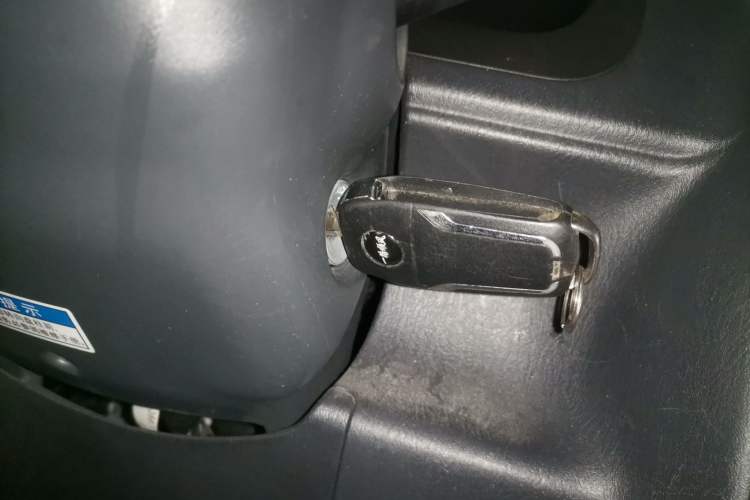 Used Suzuki Jimny 2015 1.3 MT JLX Interior 1