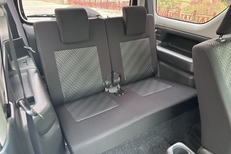 Used Suzuki Jimny 2015 1.3 MT JLX Interior 1