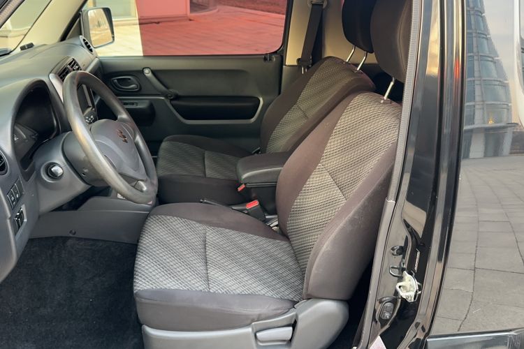Used Suzuki Jimny 2015 1.3L AT JLX Navigation Edition Interior 1