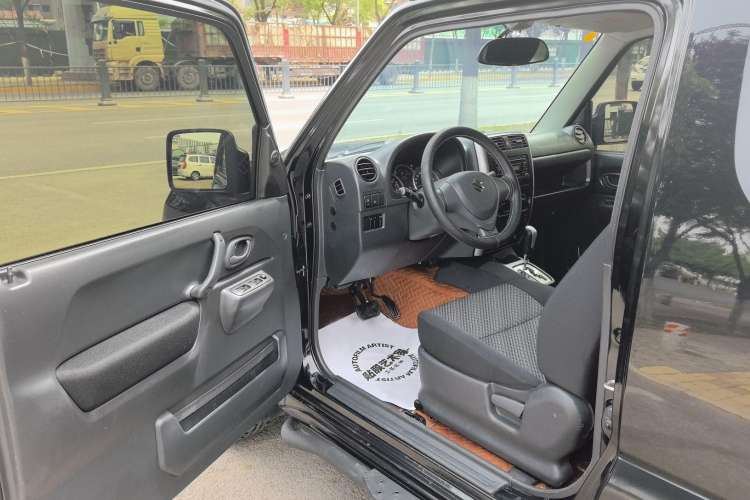 Used Suzuki Jimny 2015 1.3 AT JLX Interior 2