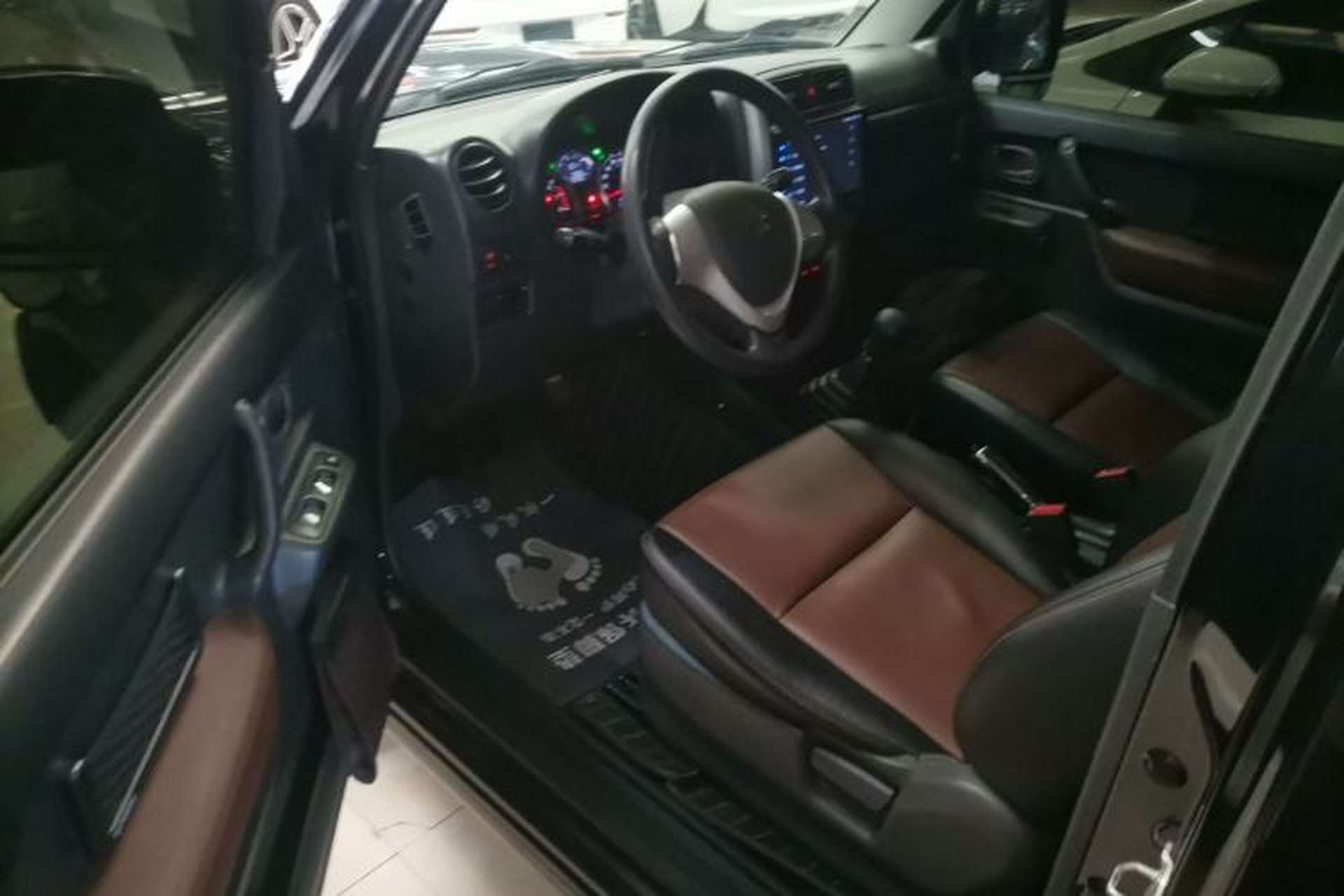 Used Suzuki Jimny 2015 1.3 MT JLX Interior 3