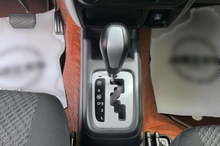 Used Suzuki Jimny 2015 1.3 AT JLX Interior 5