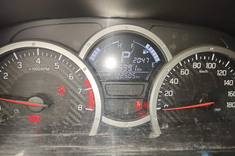 Used Suzuki Jimny 2015 1.3 AT JLX Odometer Close Up