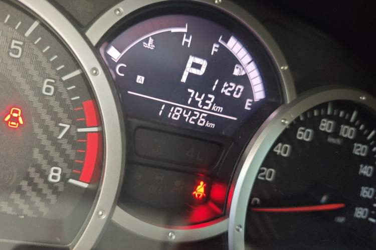 Used Suzuki Jimny 2015 1.3 AT JLX Odometer Close Up