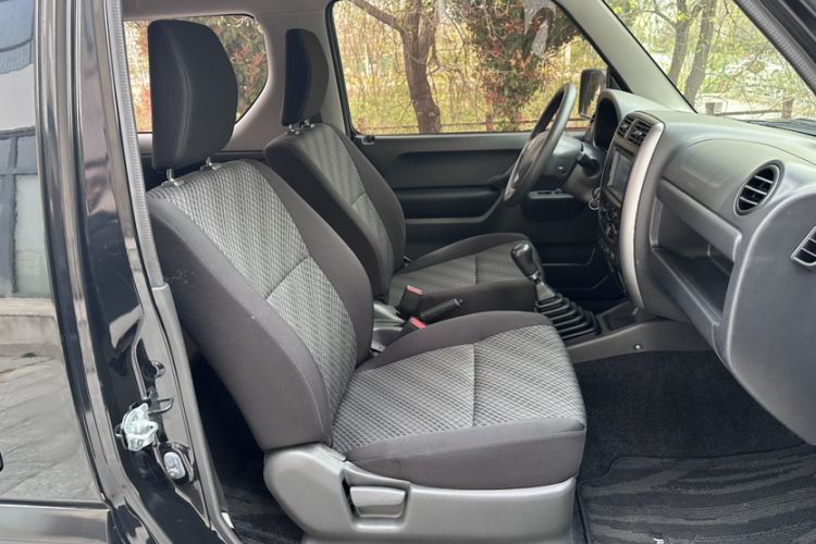 Used Suzuki Jimny 2015 1.3 MT JLX Right Front Seat