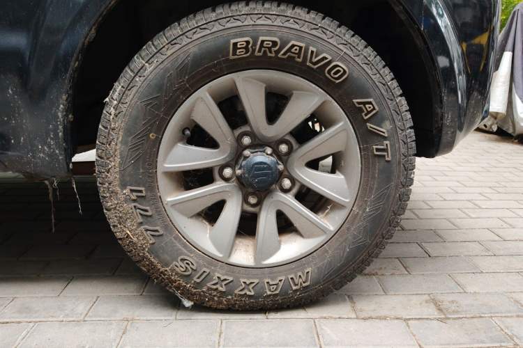 Used Suzuki Jimny 2015 1.3 MT JLX Right Front Wheel Hub