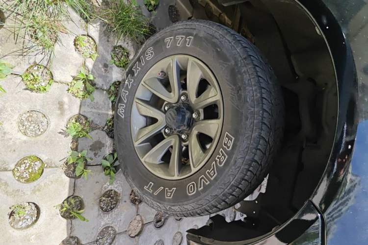 Used Suzuki Jimny 2015 1.3 AT JLX Right Front Wheel Hub