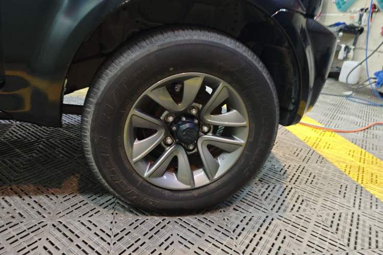 Used Suzuki Jimny 2015 1.3 AT JLX Right Front Wheel Hub