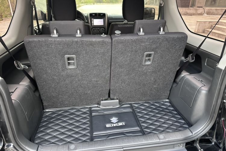 Used Suzuki Jimny 2015 1.3 MT JLX Trunk