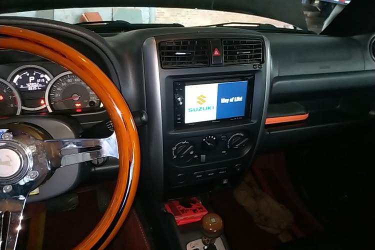 Used Suzuki Jimny 2015 1.3 AT JLX Audio And AC Panel