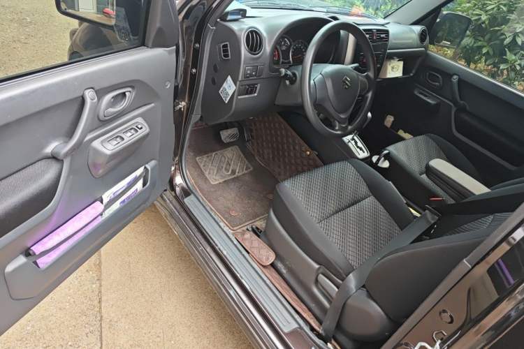 Used Suzuki Jimny 2015 1.3 AT JLX Driver Seat
