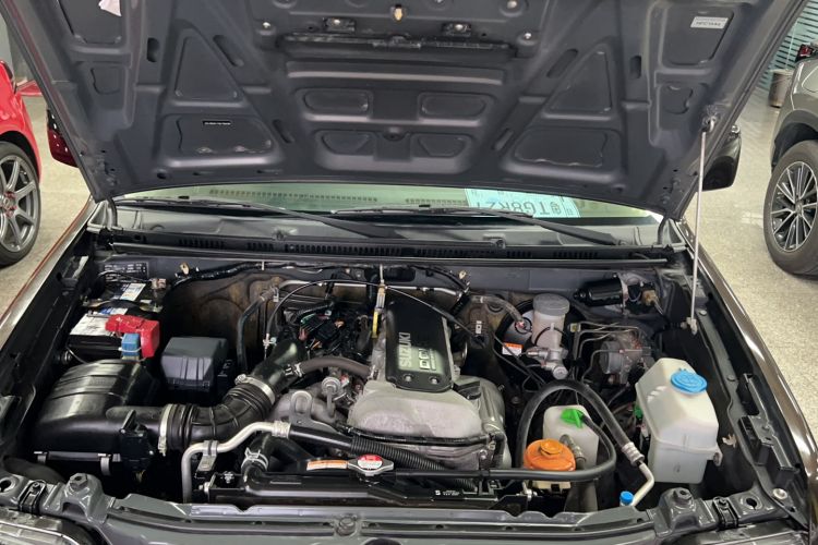 Used Suzuki Jimny 2015 1.3 AT JLX Engine Bay