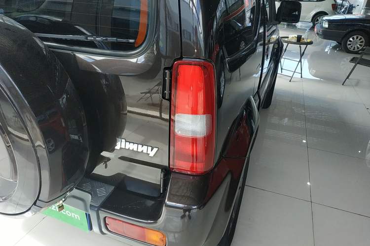 Used Suzuki Jimny 2015 1.3 AT JLX Exterior 6