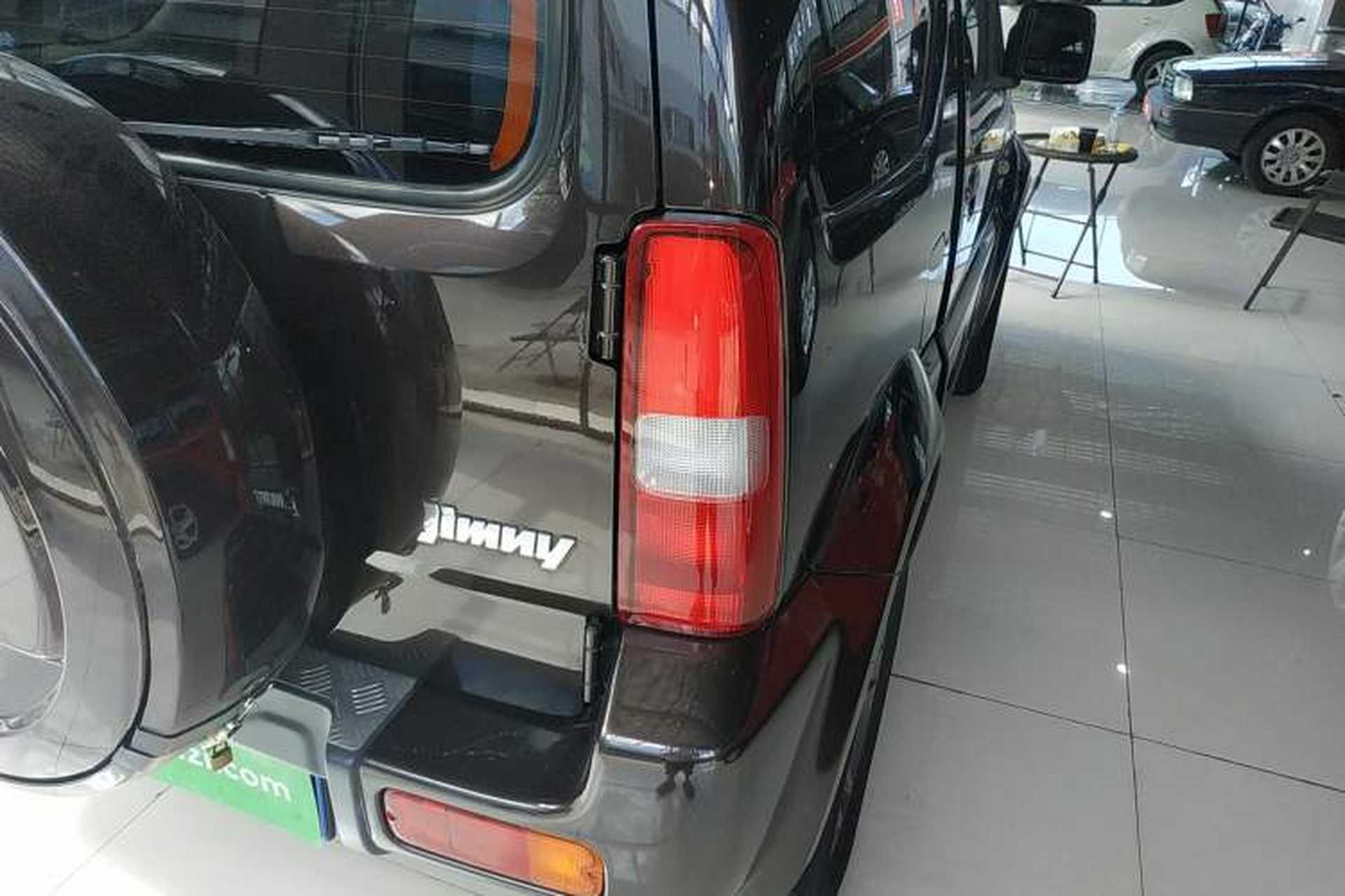 Used Suzuki Jimny 2015 1.3 AT JLX Exterior 6