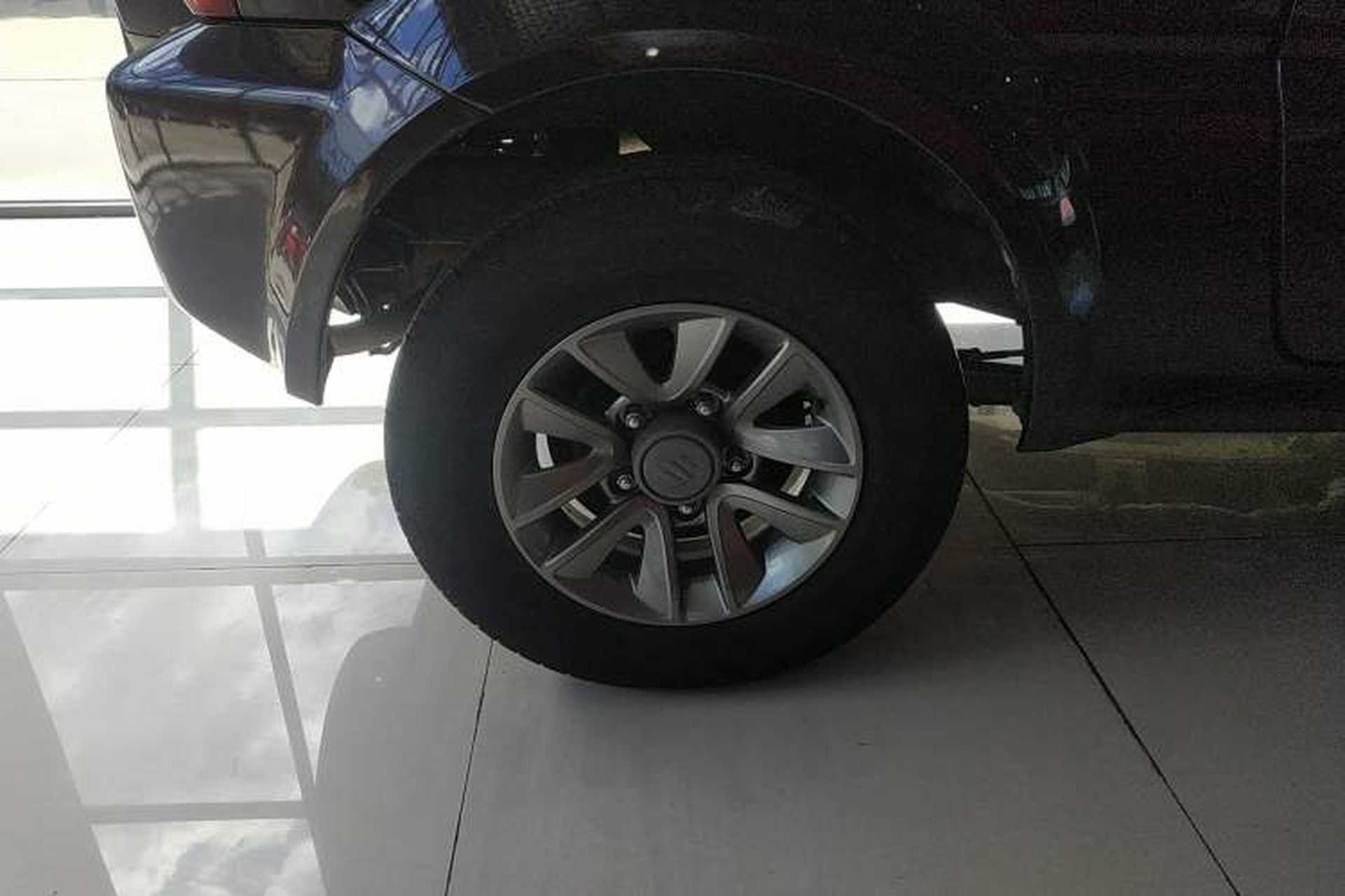 Used Suzuki Jimny 2015 1.3 AT JLX Exterior 8