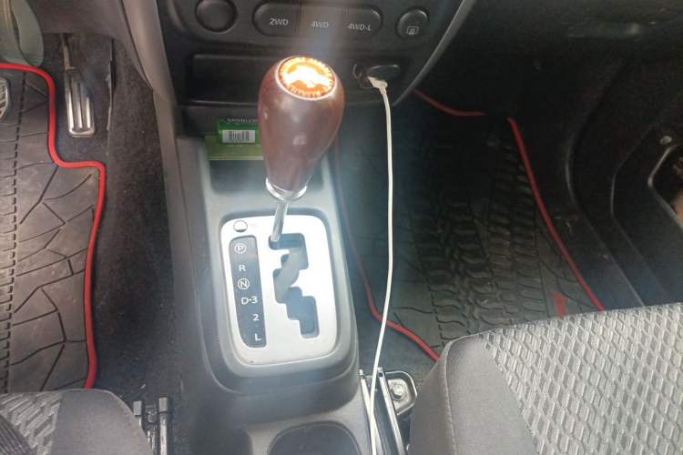 Used Suzuki Jimny 2015 1.3 AT JLX Gear Lever