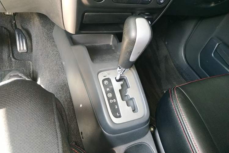 Used Suzuki Jimny 2015 1.3 AT JLX Gear Lever
