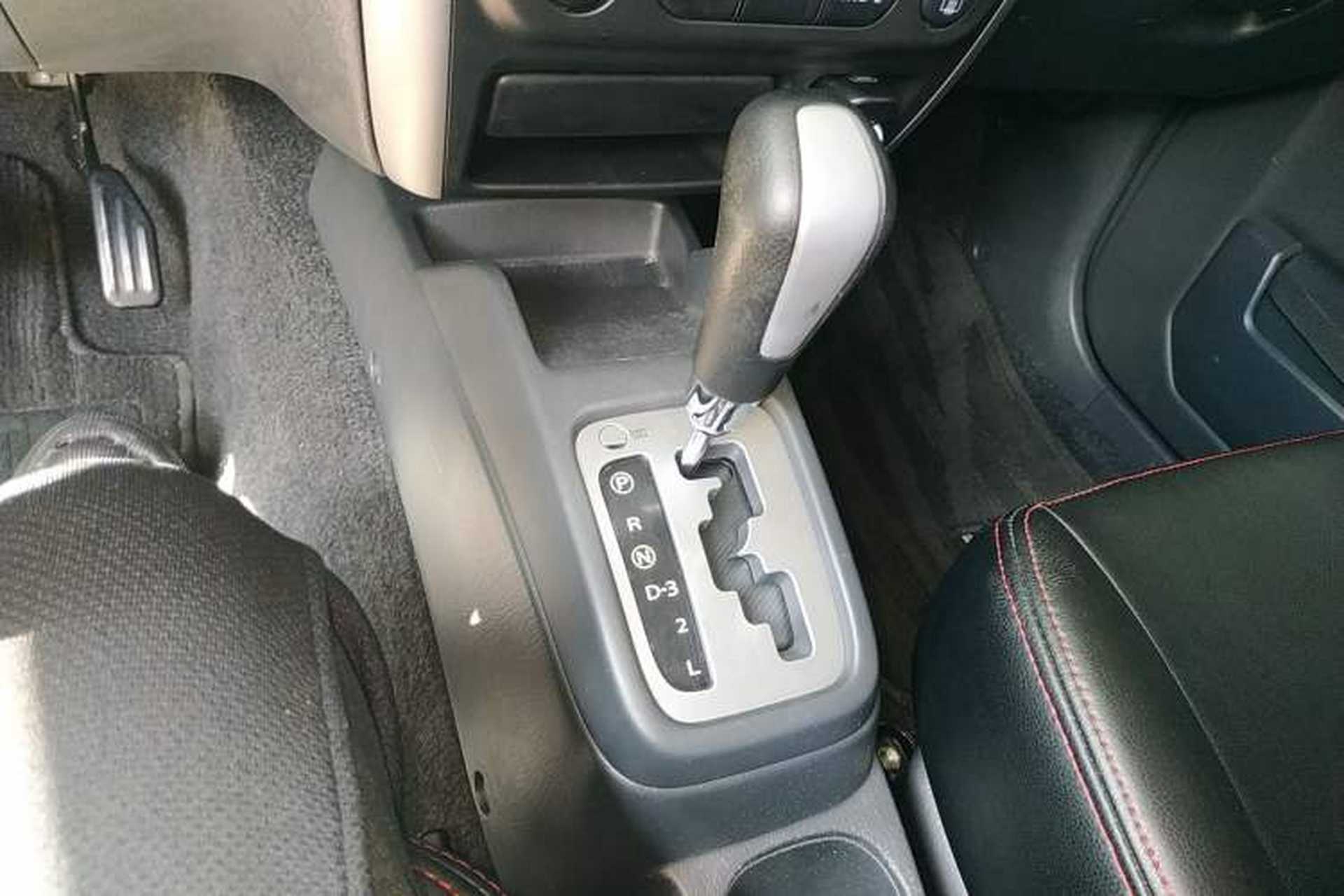Used Suzuki Jimny 2015 1.3 AT JLX Gear Lever
