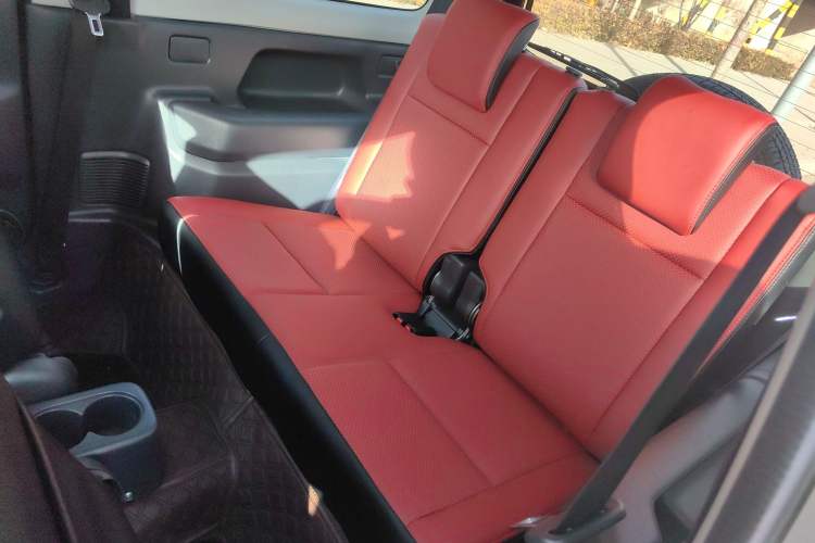Used Suzuki Jimny 2015 1.3L AT JLX Navigation Edition Interior 1