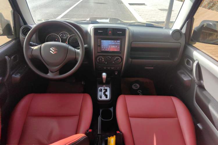 Used Suzuki Jimny 2015 1.3L AT JLX Navigation Edition Interior 3