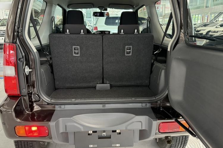 Used Suzuki Jimny 2015 1.3 AT JLX Interior 3