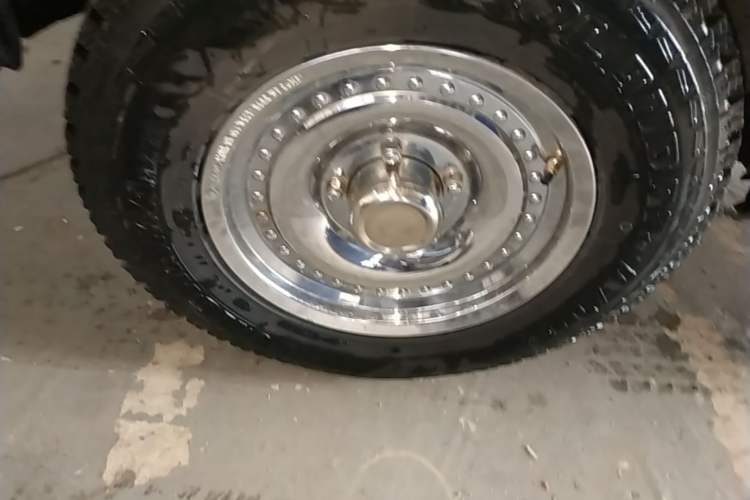 Used Suzuki Jimny 2015 1.3 AT JLX Left Front Wheel Hub