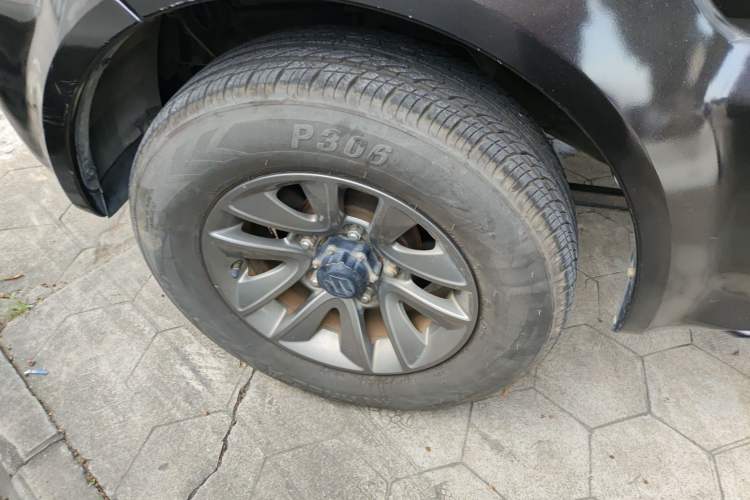 Used Suzuki Jimny 2015 1.3 AT JLX Left Front Wheel Hub