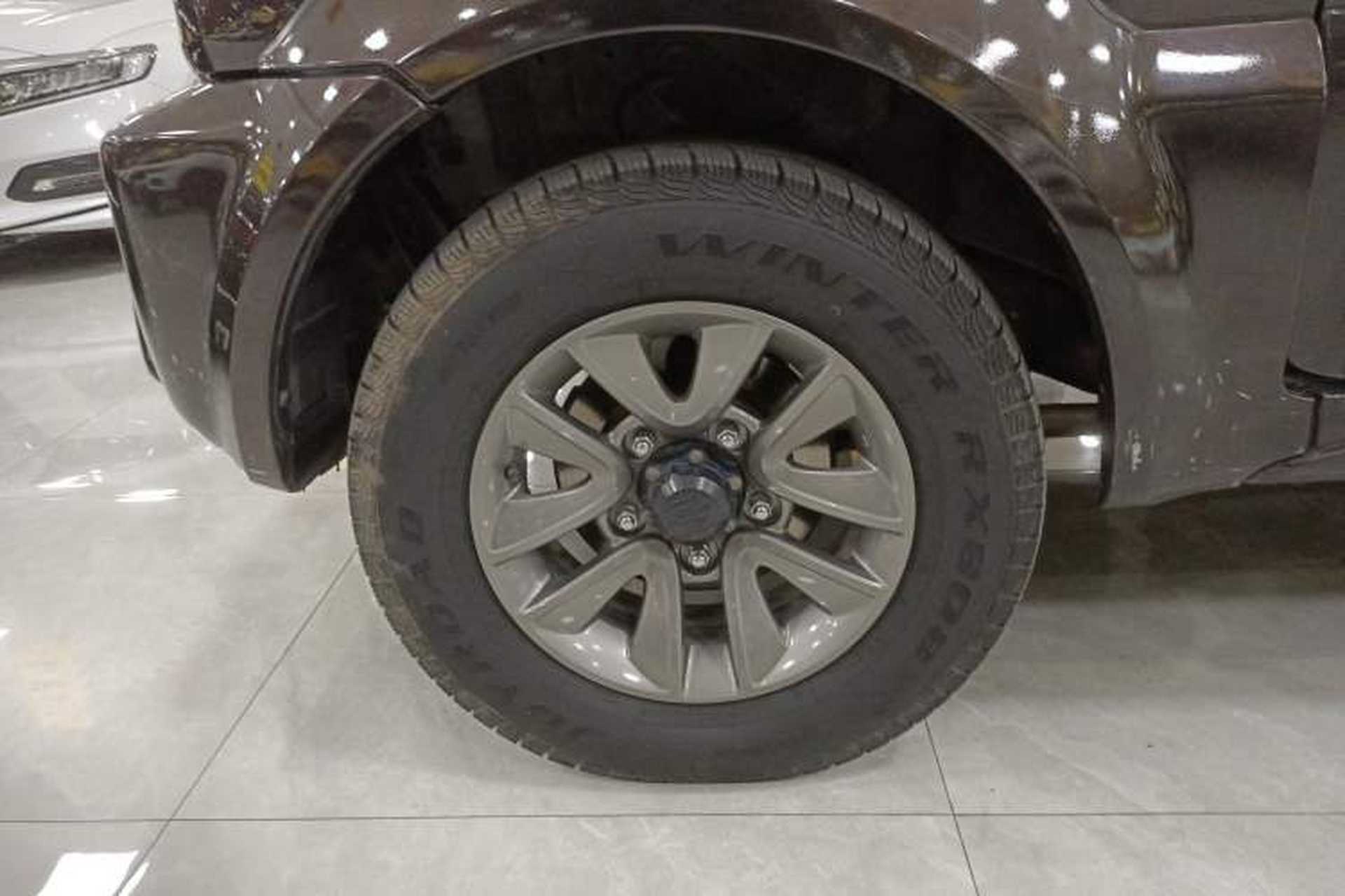 Used Suzuki Jimny 2015 1.3 AT JLX Left Front Wheel Hub