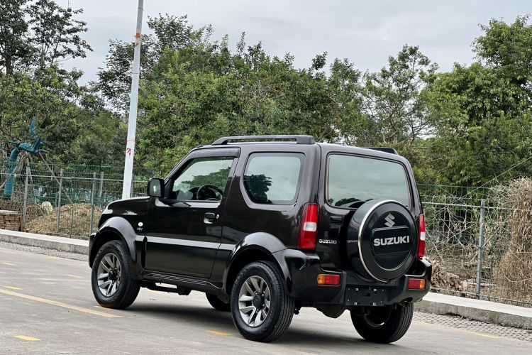 Used Suzuki Jimny 2015 1.3 AT JLX Left Side