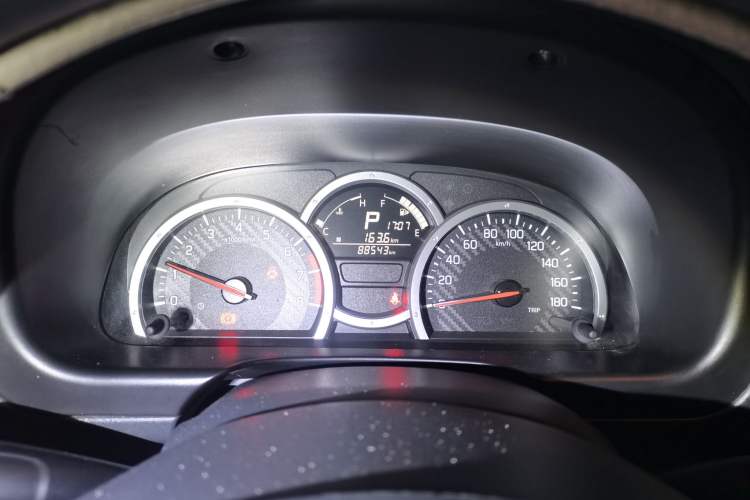 Used Suzuki Jimny 2015 1.3L AT JLX Navigation Edition Odometer Close Up
