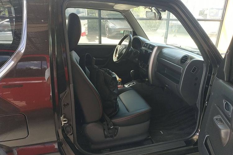 Used Suzuki Jimny 2015 1.3 AT JLX Right Front Seat