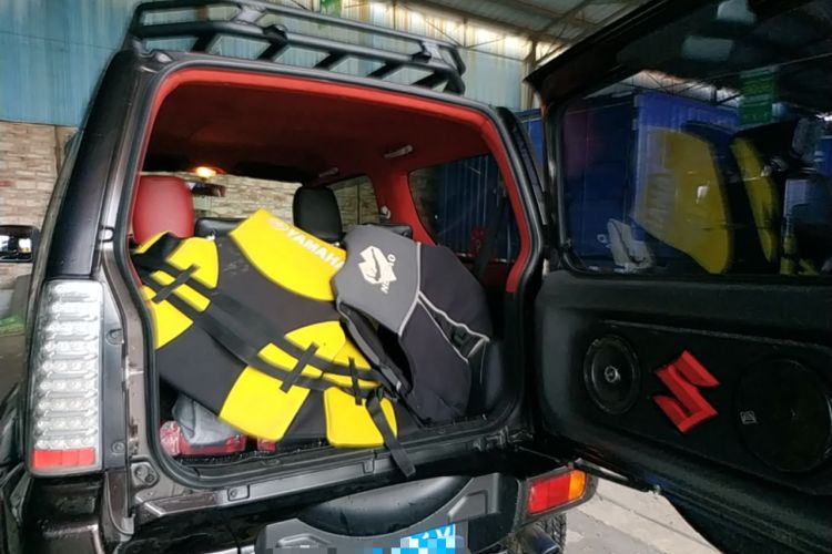 Used Suzuki Jimny 2015 1.3 AT JLX Trunk