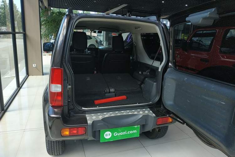 Used Suzuki Jimny 2015 1.3 AT JLX Trunk
