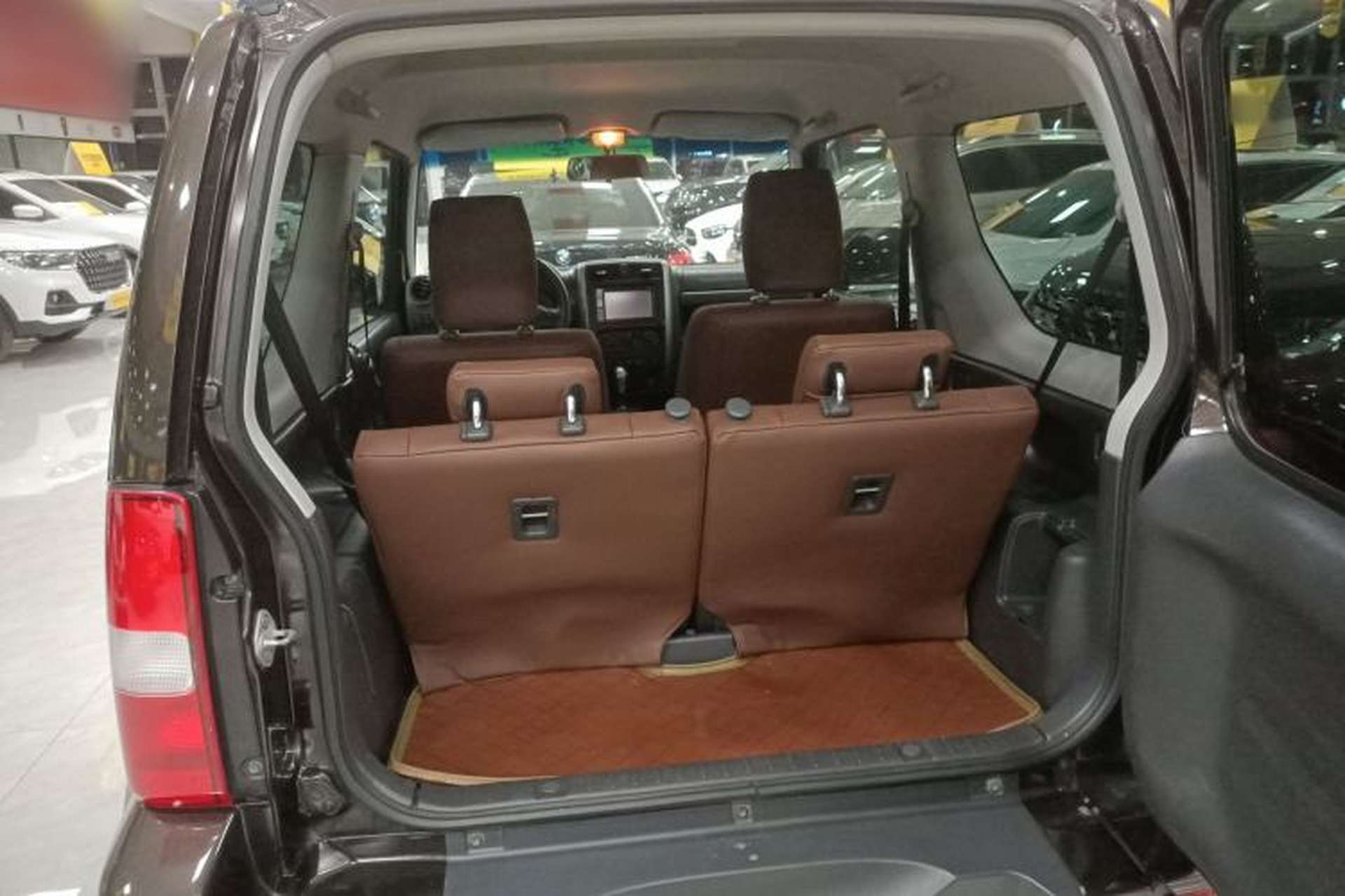 Used Suzuki Jimny 2015 1.3 AT JLX Trunk