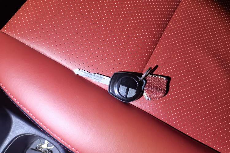 Used Suzuki Jimny 2015 1.3L AT JLX Navigation Edition Vehicle Key