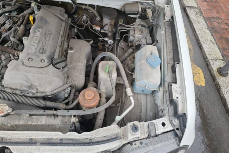 Used Suzuki Jimny 2015 1.3 AT JLX Engine Bay Left