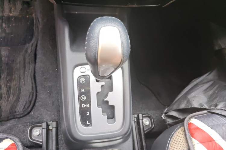 Used Suzuki Jimny 2015 1.3 AT JLX Gear Lever