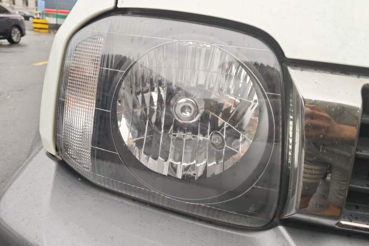 Used Suzuki Jimny 2015 1.3 AT JLX Right Front Headlight