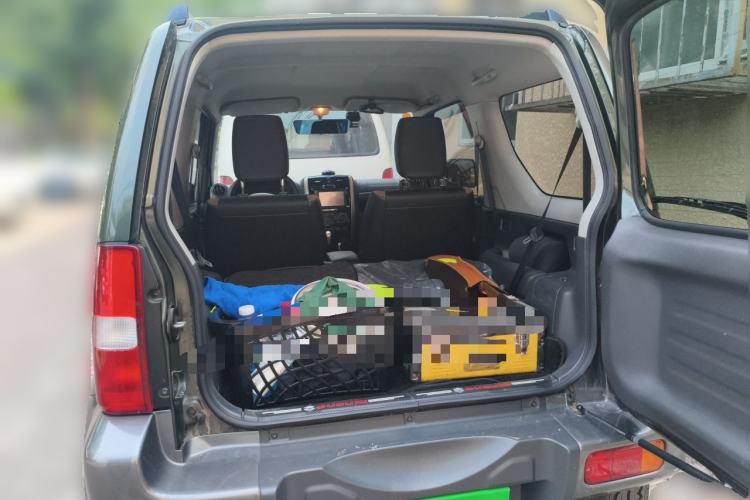Used Suzuki Jimny 2015 1.3 AT Mode3 Navigation Edition Trunk