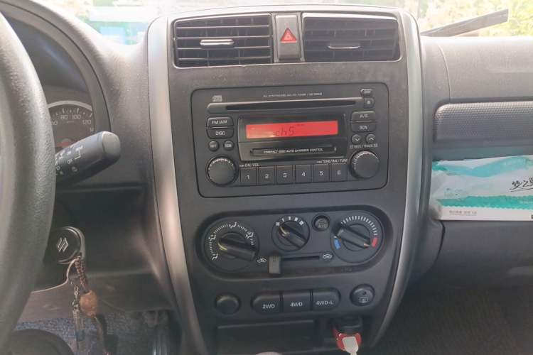 Used Suzuki Jimny 2015 1.3 AT JLX Audio And AC Panel