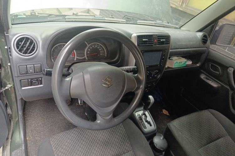 Used Suzuki Jimny 2015 1.3 AT JLX Center Console