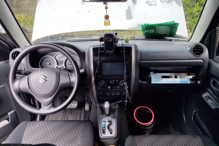 Used Suzuki Jimny 2015 1.3 AT JLX Center Console