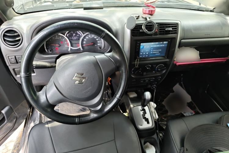 Used Suzuki Jimny 2015 1.3L AT JLX Navigation Edition Center Console