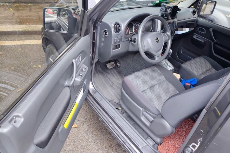 Used Suzuki Jimny 2015 1.3 AT JLX Driver Seat