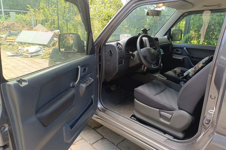 Used Suzuki Jimny 2015 1.3 AT JLX Driver Seat