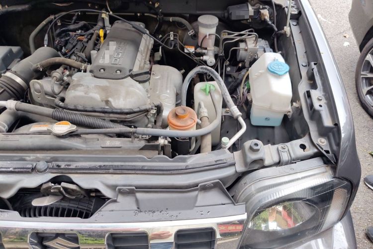 Used Suzuki Jimny 2015 1.3 AT JLX Engine Bay Left