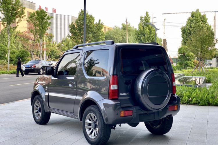 Used Suzuki Jimny 2015 1.3 AT JLX Exterior 3