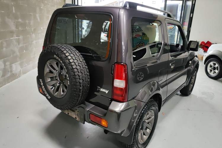 Used Suzuki Jimny 2015 1.3 MT JLX Exterior 5