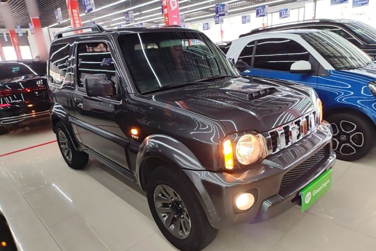 Used Suzuki Jimny 2015 1.3 AT JLX Front Right 45 Deg