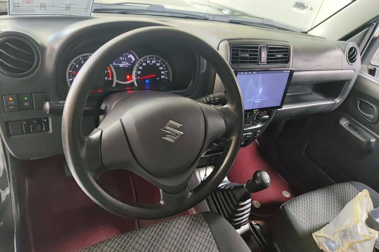 Used Suzuki Jimny 2015 1.3 MT JLX Interior 2